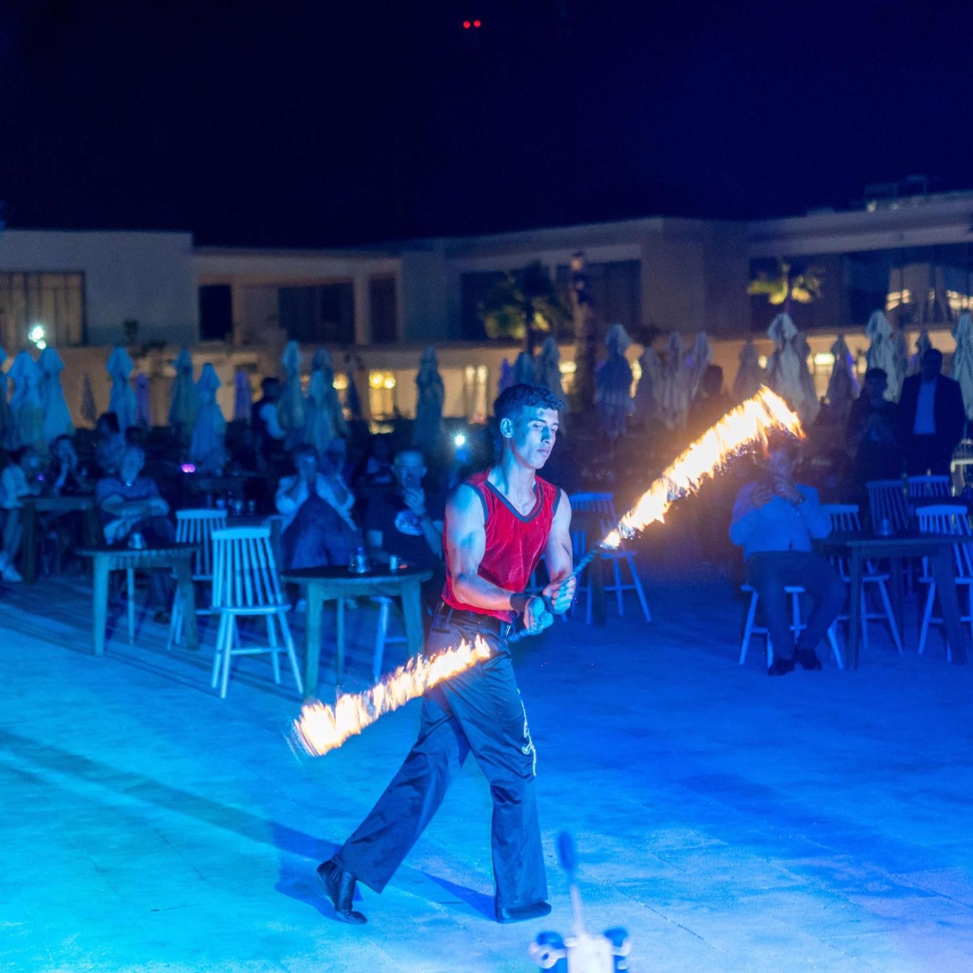 Radisson Blu Resort Al Hoceïma מראה חיצוני תמונה Fire fan performance