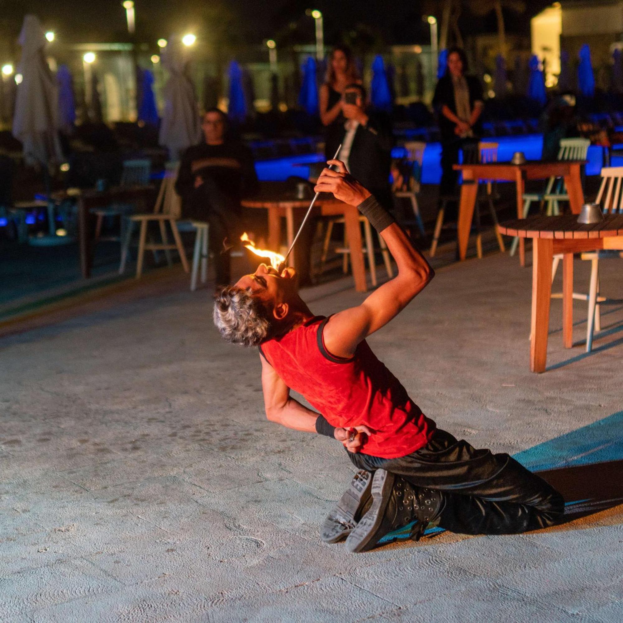 Radisson Blu Resort Al Hoceïma מראה חיצוני תמונה Fire breathing